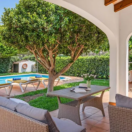 Flores Blanes Villa *