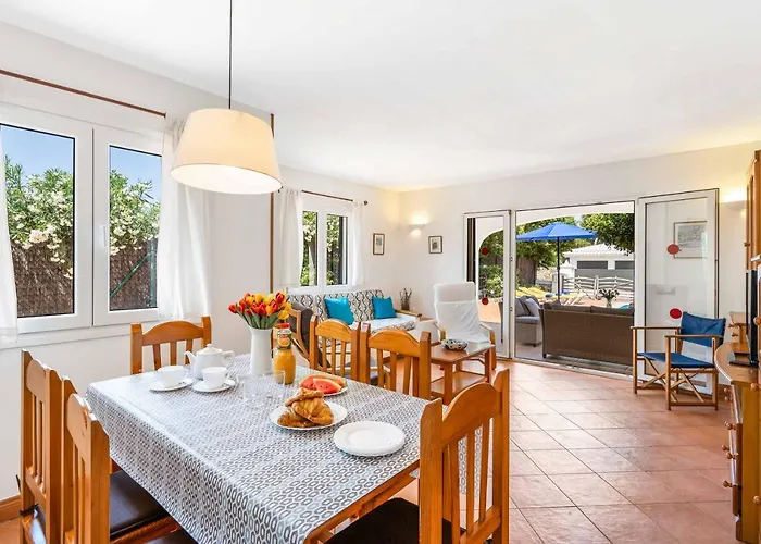 Flores Blanes Villa *