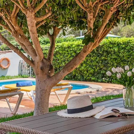 Flores Blanes Villa